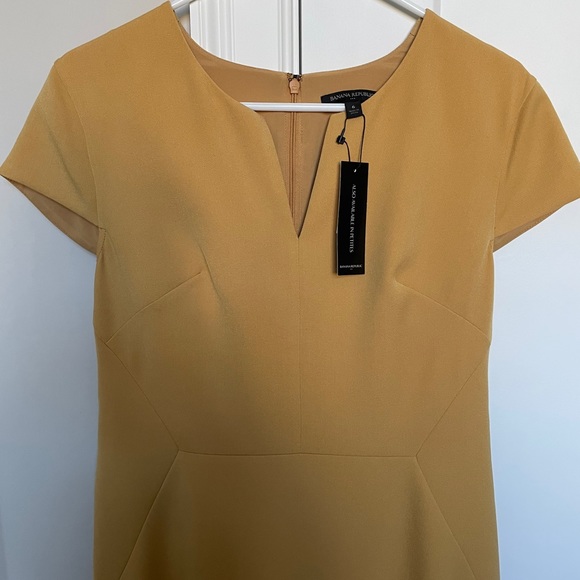 NWT- Banana Republic sheath dress - Picture 2 of 4